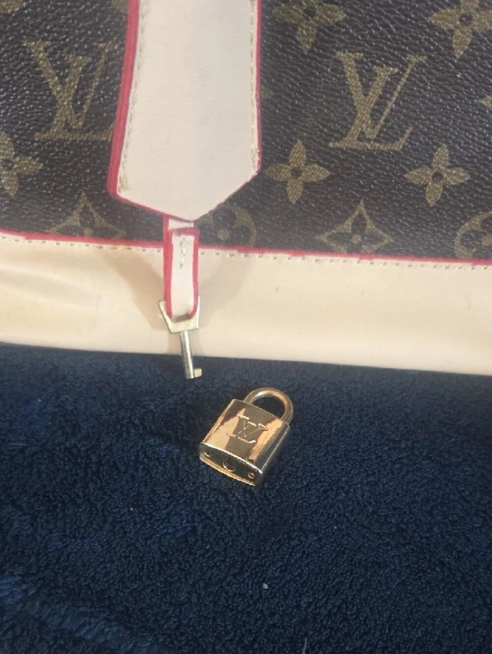 N/A iconic monogram